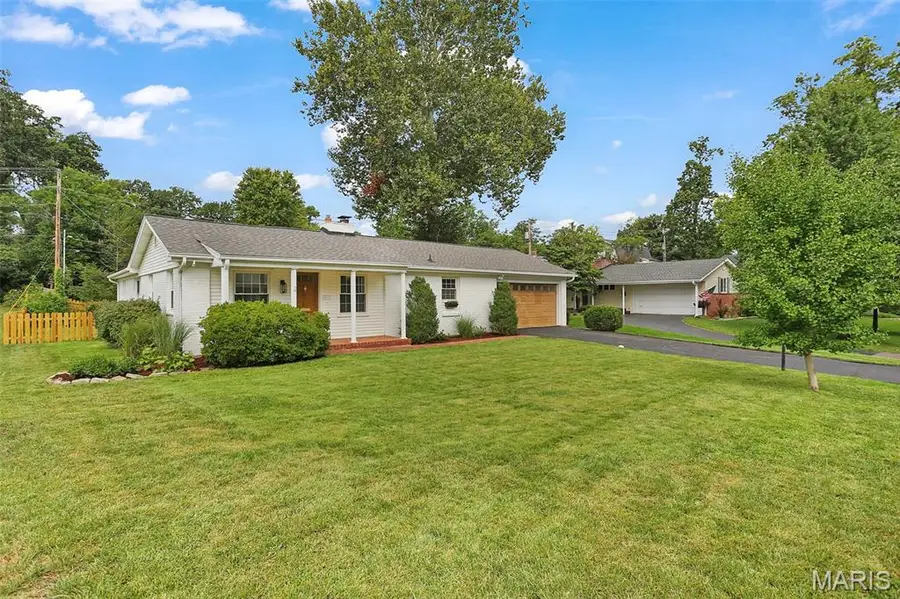 1031 Glenway Drive, Glendale, MO 63122 - #2
