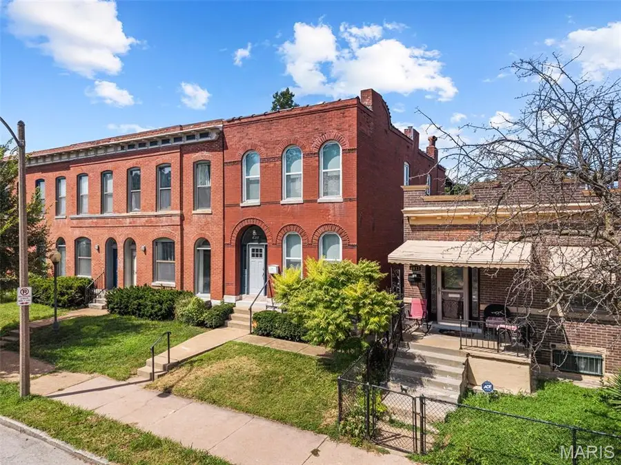4417 Oakland Avenue, Saint Louis, MO 63110 - #3