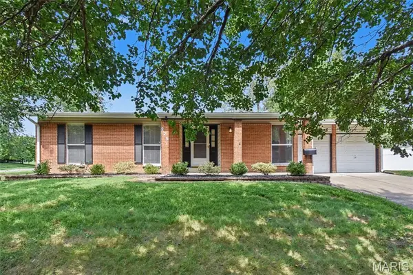 225 Mohican Lane, Florissant, MO 63033