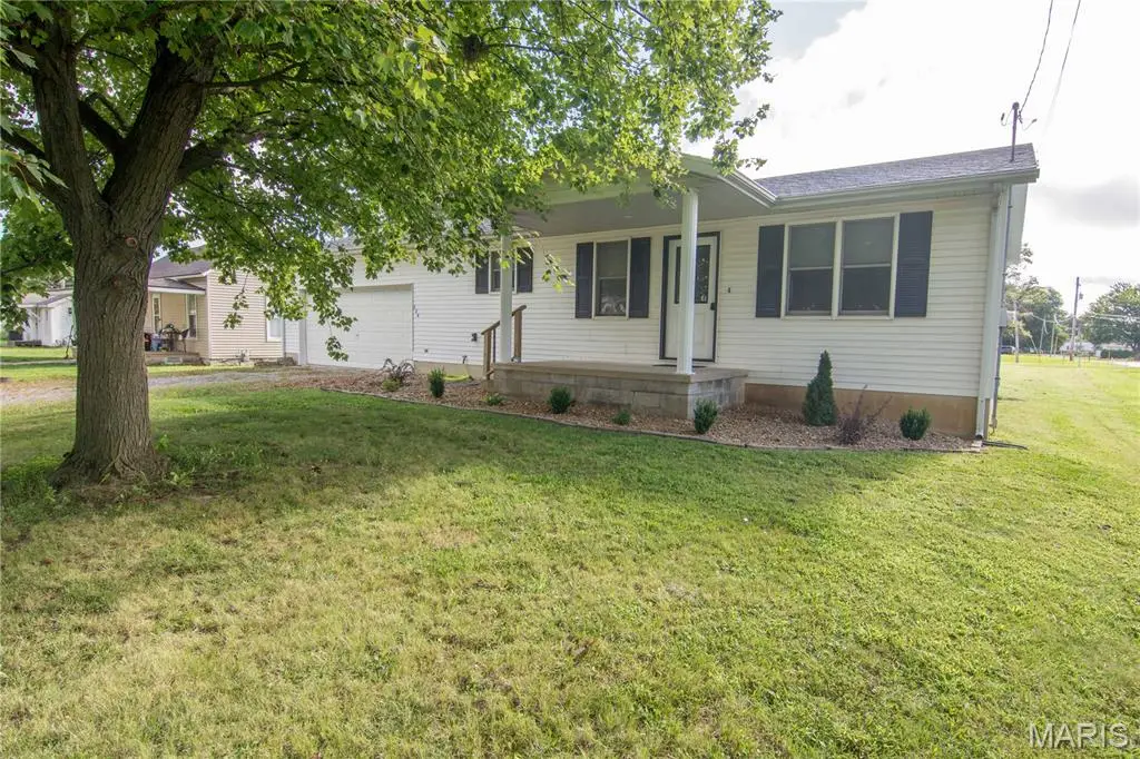 324 S 3rd Street, Brownstown, IL 62418 - #1