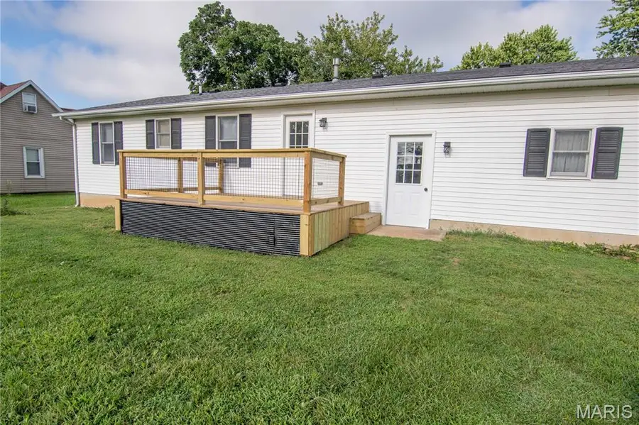 324 S 3rd Street, Brownstown, IL 62418 - #3