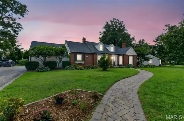 38 Tulip Drive, Webster Groves, MO 63119