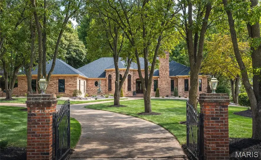 42 Country Club Drive, Edwardsville, IL 62025 - #2