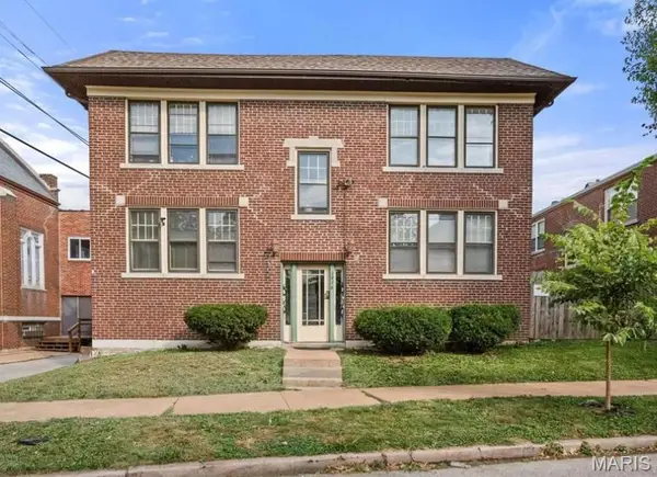 1916 Serbian Drive, St Louis, MO 63104