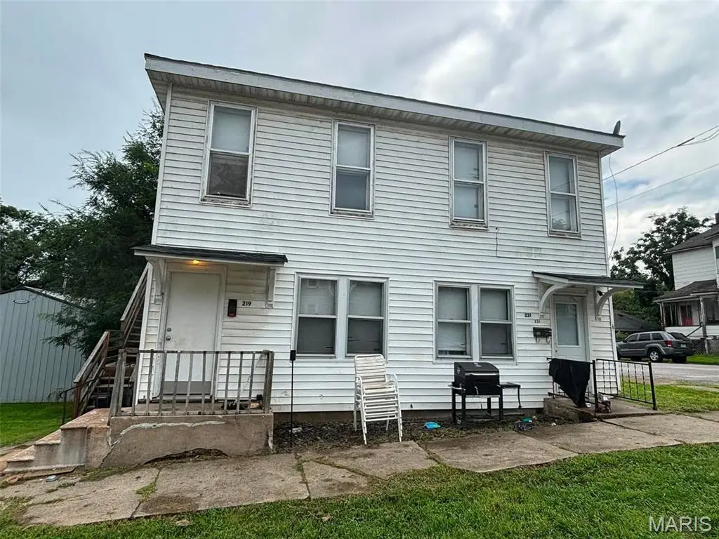 219-221 N 7th Street, Hannibal, MO 63401 - #1