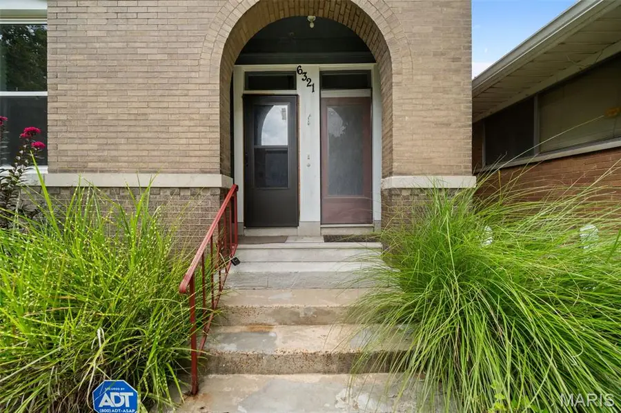 6321 Alabama Avenue, Saint Louis, MO 63111 - #2