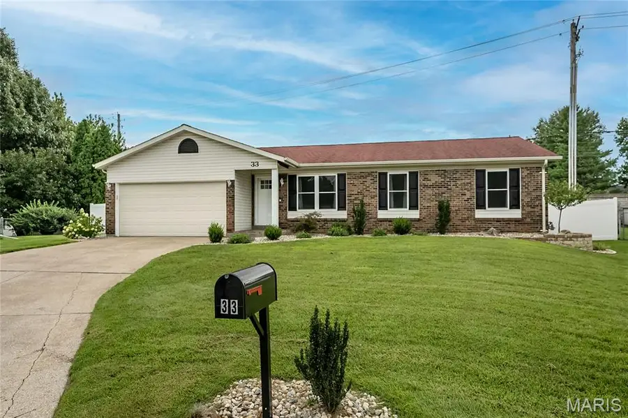 33 W Garden Walk Drive, Saint Peters, MO 63376 - #2