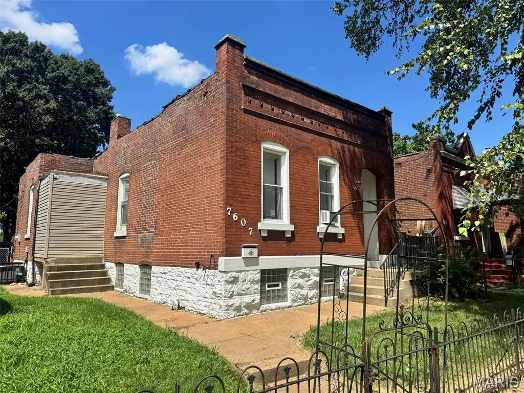 7607 Vermont Avenue, Saint Louis, MO 63111 - #1