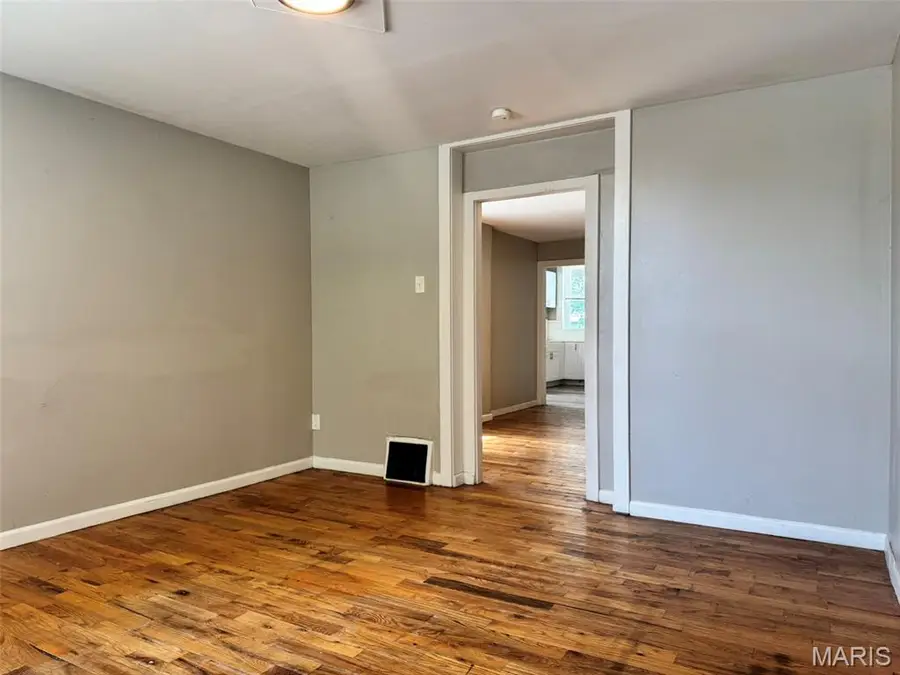 7607 Vermont Avenue, Saint Louis, MO 63111 - #3