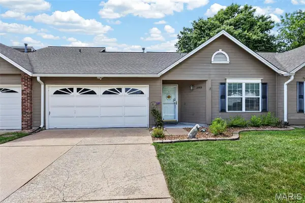 1359 Kyle Drive #14B, St Charles, MO 63304