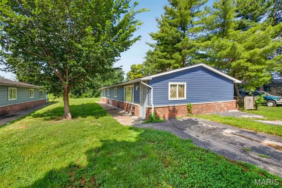 207-209 Roxana Avenue, South Roxana, IL 62087 - #3