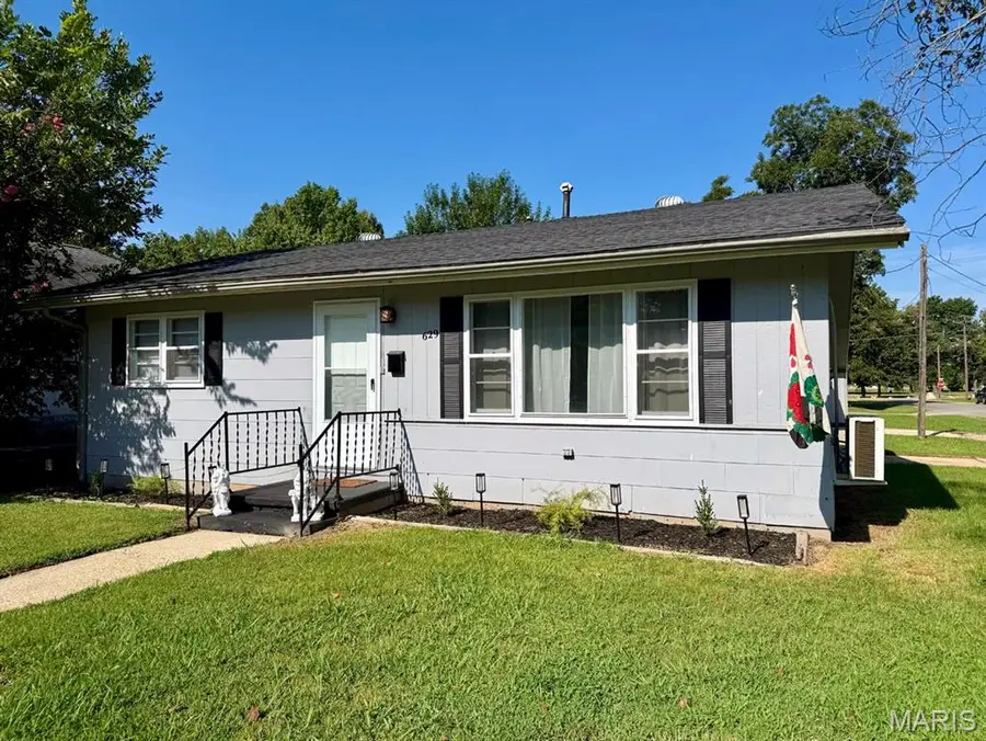 629 W Elk Street, Dexter, MO 63841 - #2