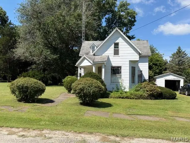 556 S Spruce Street, Nokomis, IL 62075 - #1