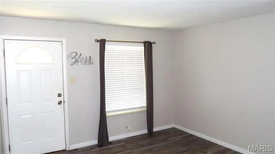 1095 Thompson Drive, Florissant, MO 63031 - #3
