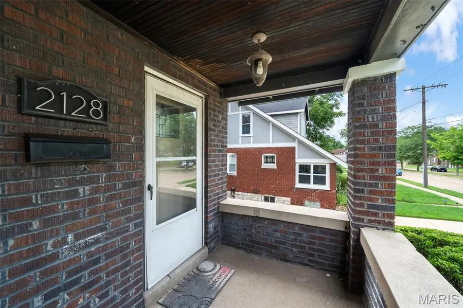 2126 Yale Avenue, Maplewood, MO 63143 - #2