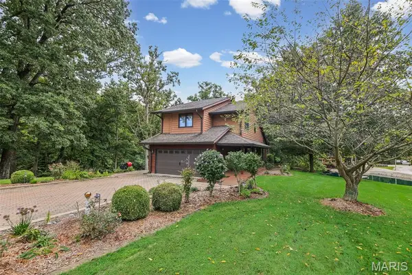 2409 Winter Lane, Godfrey, IL 62035