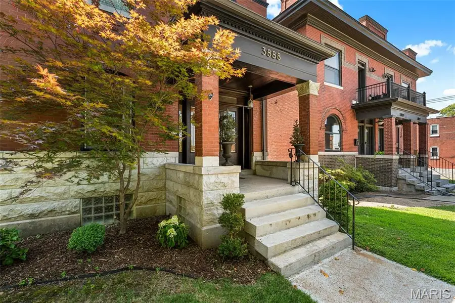 3888 Utah Place, Saint Louis, MO 63116 - #2