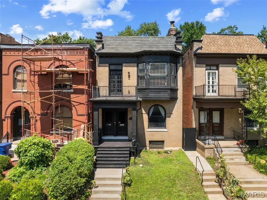 3665 Russell Boulevard, Saint Louis, MO 63110 - #2
