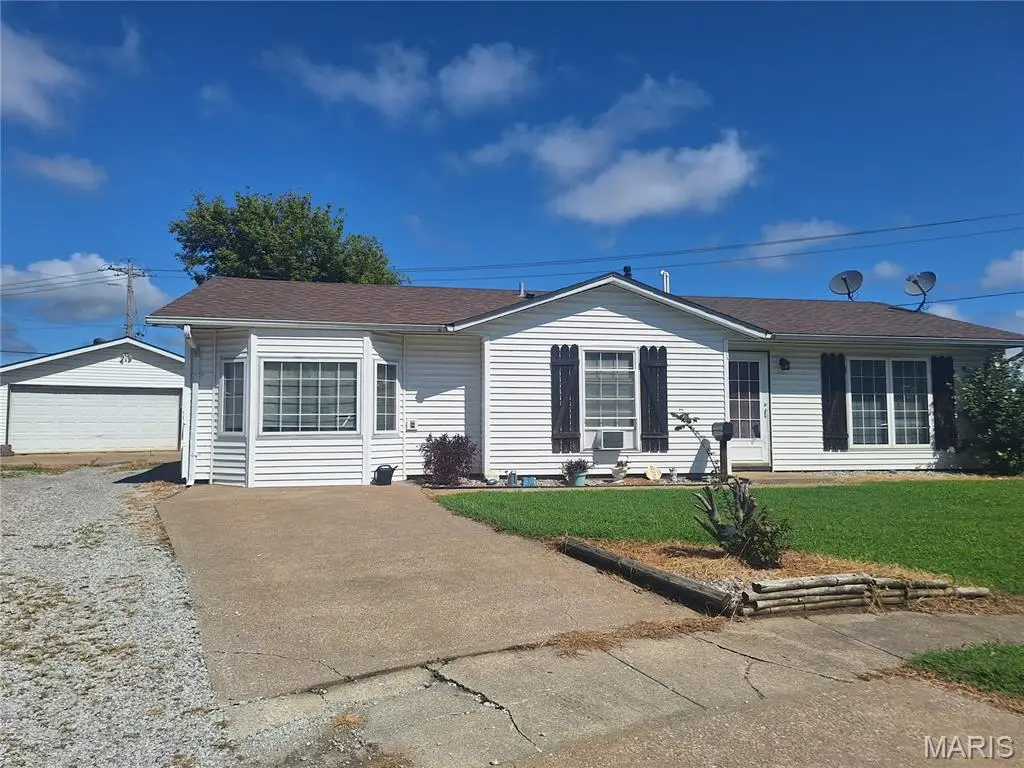 6 Watertown Circle, Granite City, IL 62040 - #1