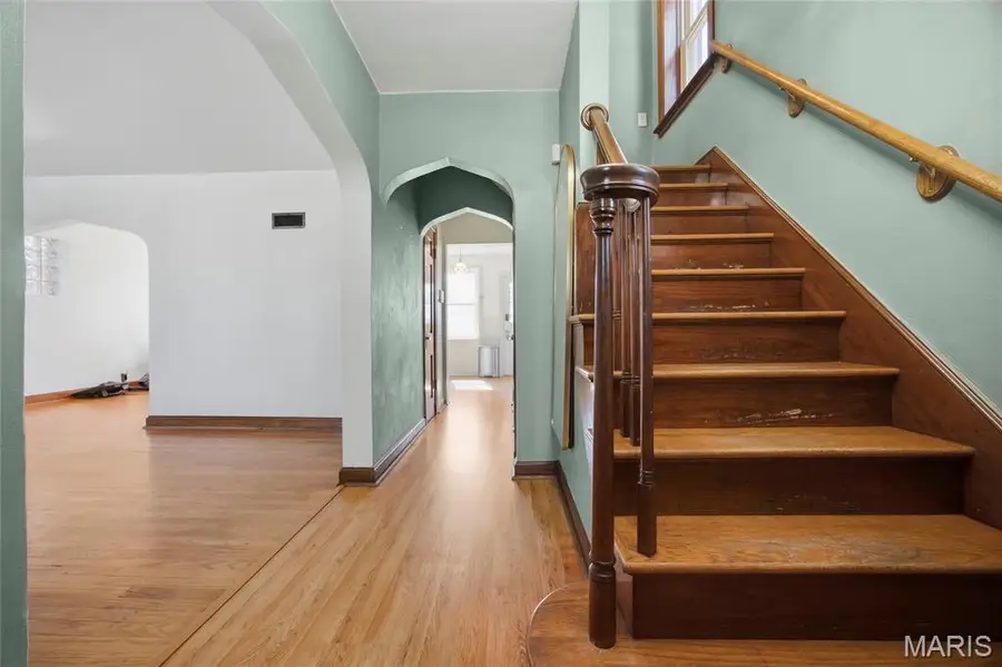 6214 Pernod Avenue, Saint Louis, MO 63139 - #3