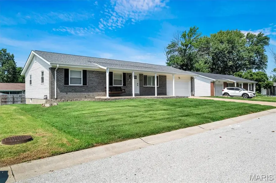 7 Saint Mark Drive, Saint Peters, MO 63376 - #3