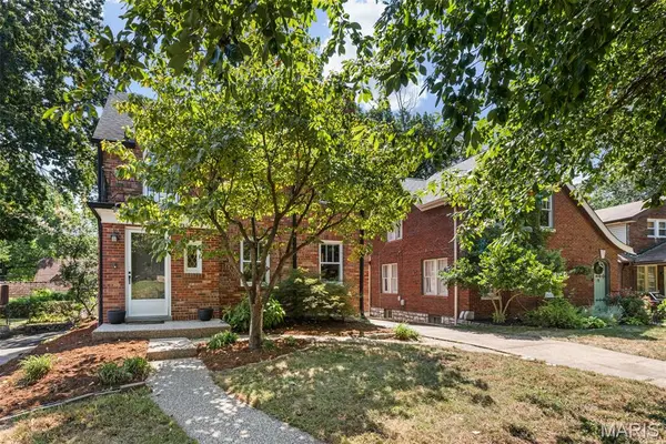 7418 Stanford Avenue, St Louis, MO 63130