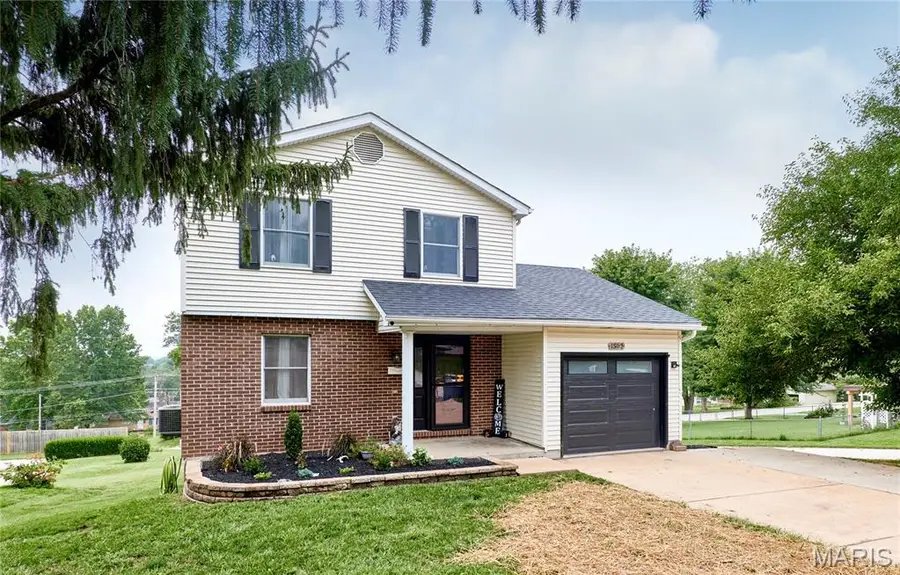 1502 Third Parkway Street, Washington, MO 63090 - #2