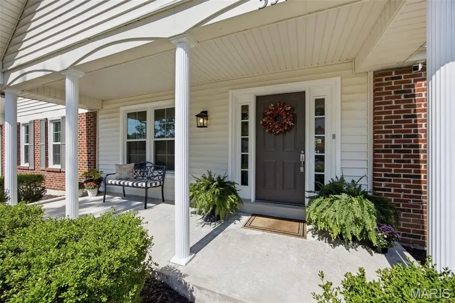 391 S Greentrails Drive, Chesterfield, MO 63017 - #2