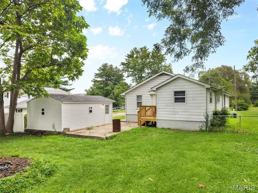 604 Stryker Avenue, Jerseyville, IL 62052 - #3
