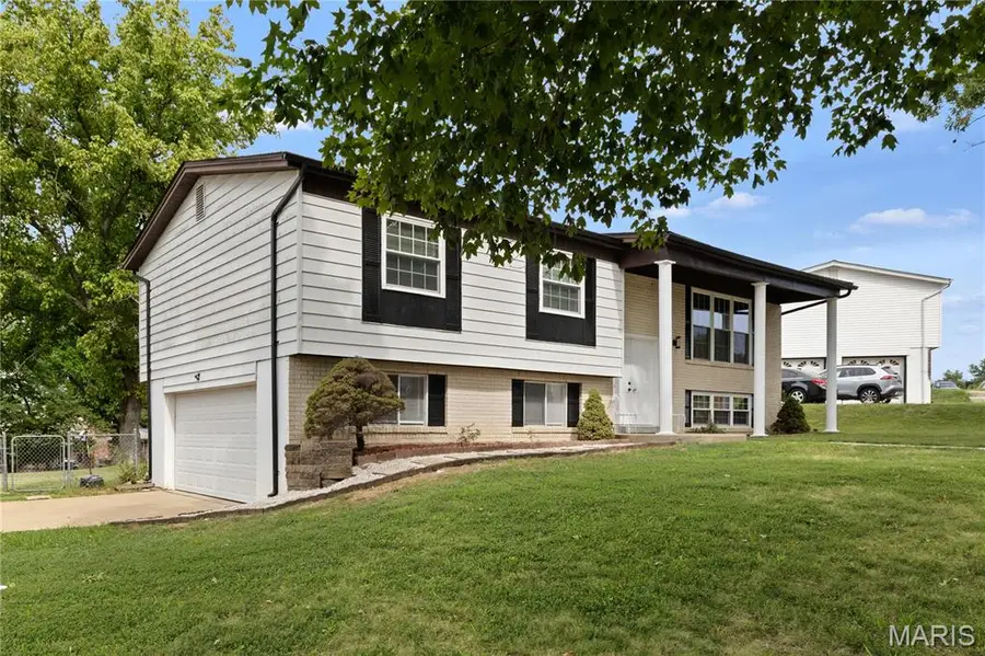 6018 Gatling Drive, Oakville, MO 63129 - #2