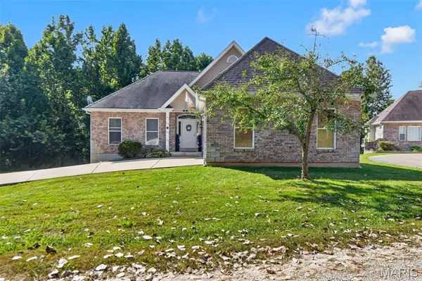 881 Riverview Drive, Golden Eagle, IL 62036