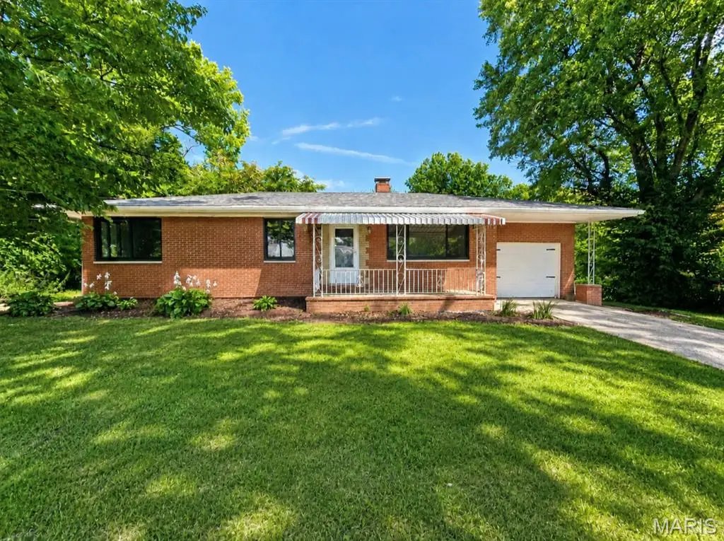 524 Pearl Street, Godfrey, IL 62035 - #1