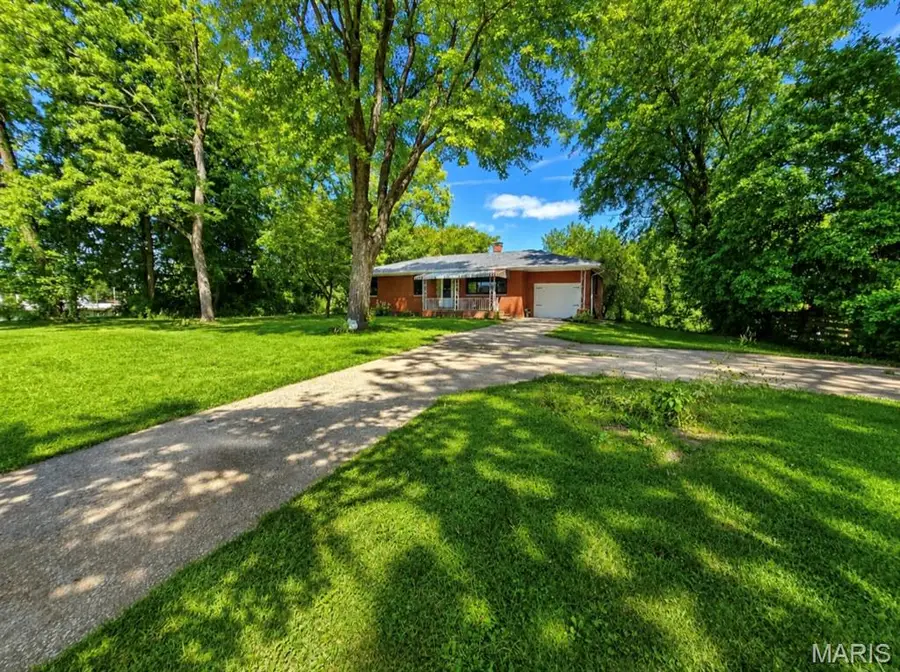 524 Pearl Street, Godfrey, IL 62035 - #2