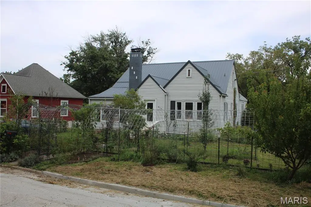 616 S. Washington St, Paris, MO 65275 - #1