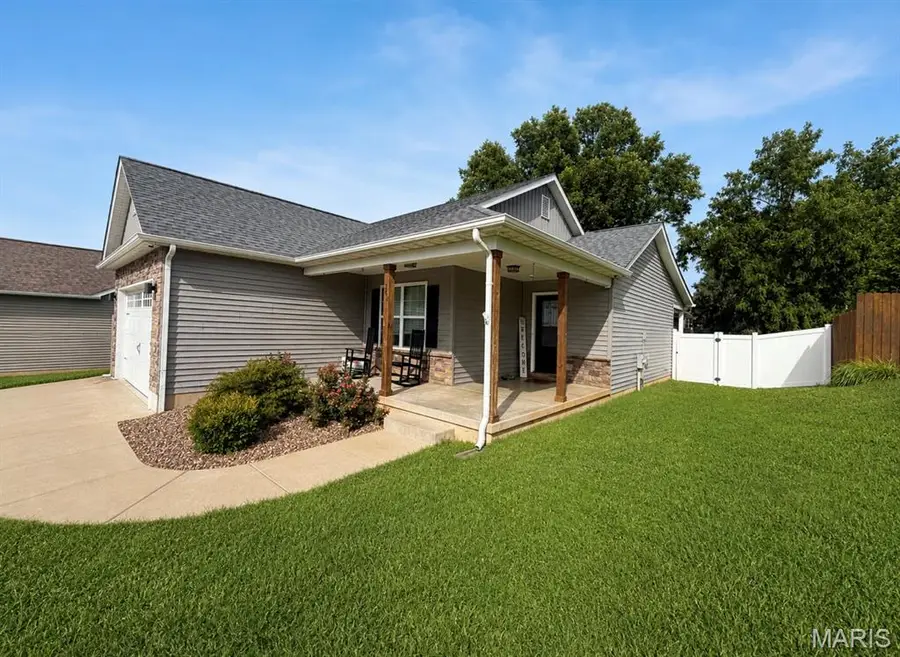 304 Kinley Drive, Farmington, MO 63640 - #2