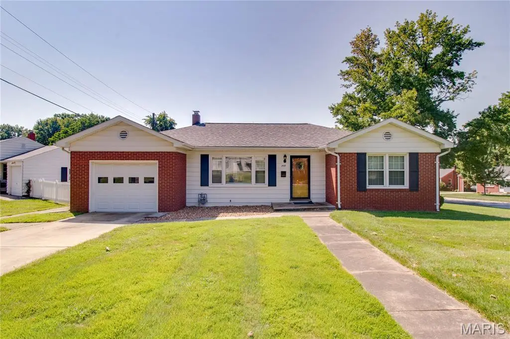 305 Brentwood Boulevard, Alton, IL 62002 - #1