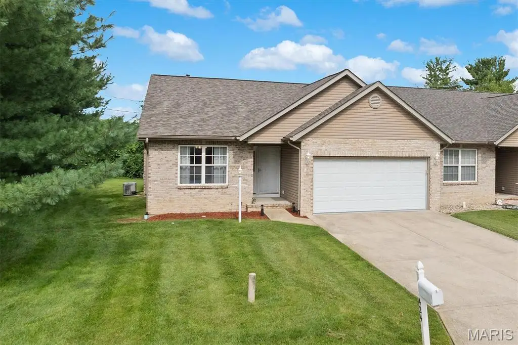 424 Aaron Drive, Belleville, IL 62220 - #1