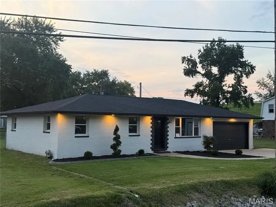 1374 Saint Thomas Road, Granite City, IL 62040 - #2