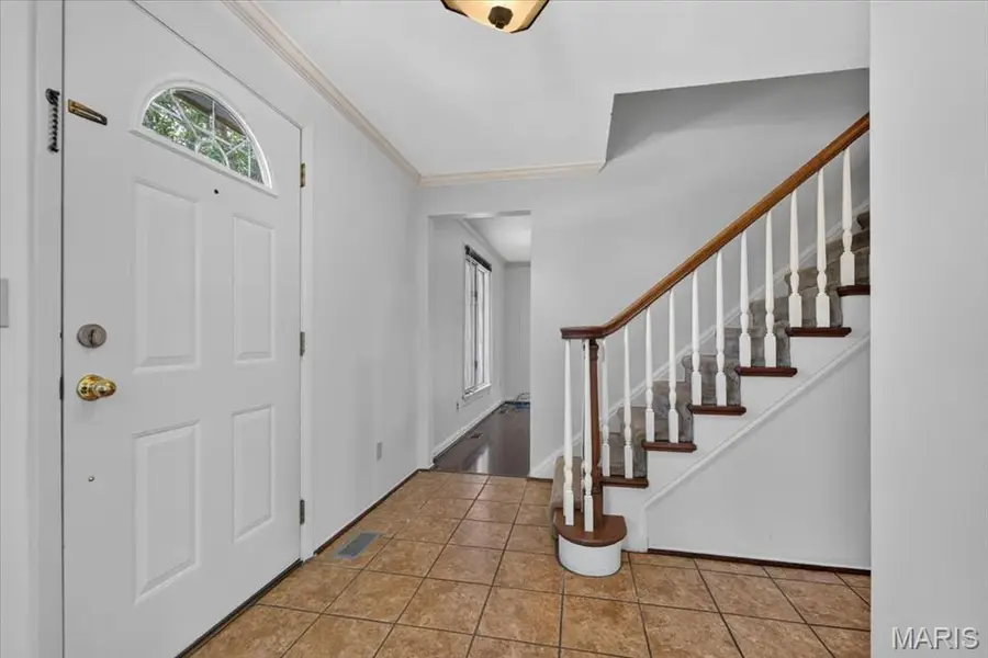 689 Henry Avenue, Ballwin, MO 63011 - #2