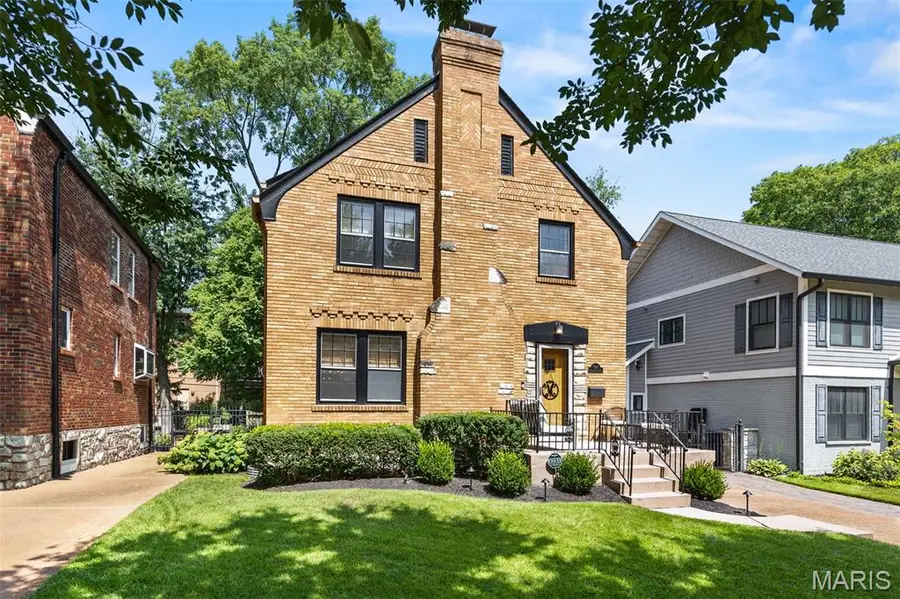 7307 Northmoor Drive, Saint Louis, MO 63105 - #2