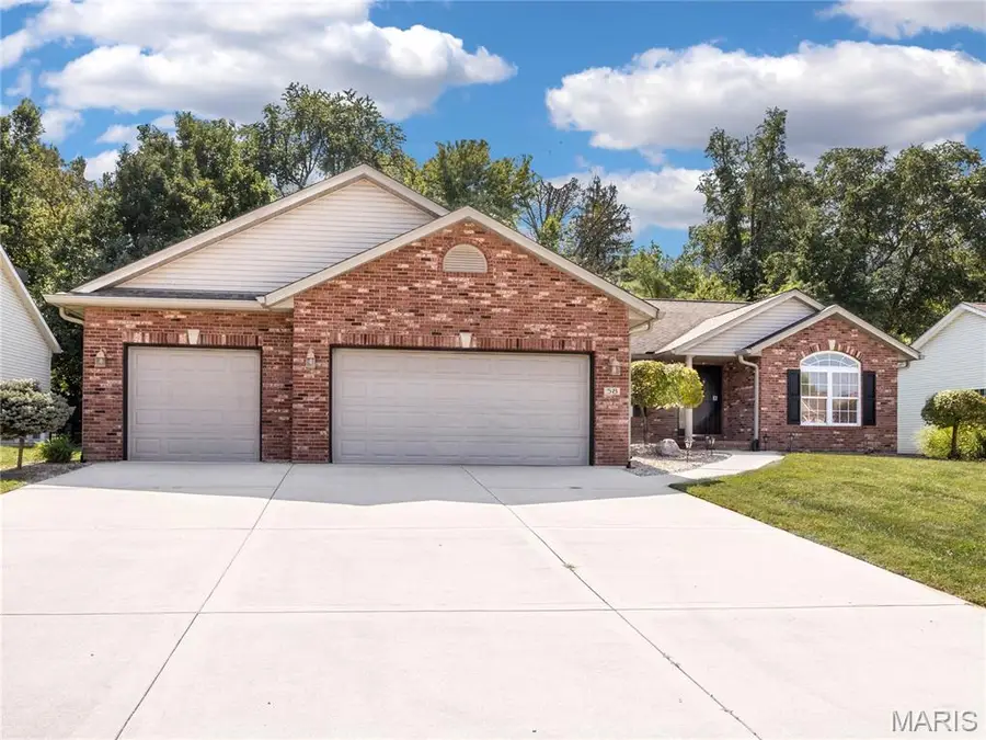 58 Oak Leaf Drive, Maryville, IL 62062 - #3