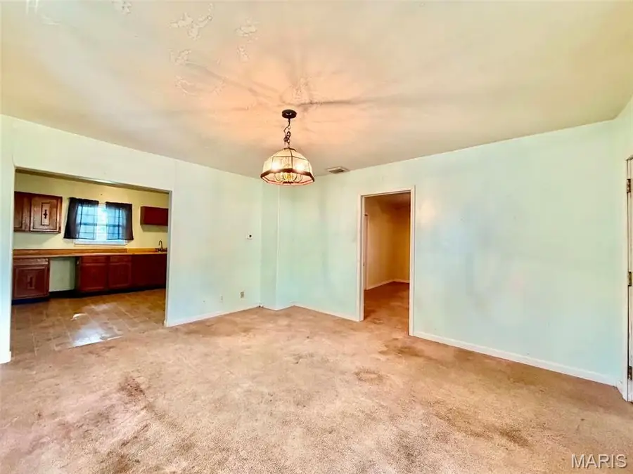 1202 N Madison Street, Litchfield, IL 62056 - #3