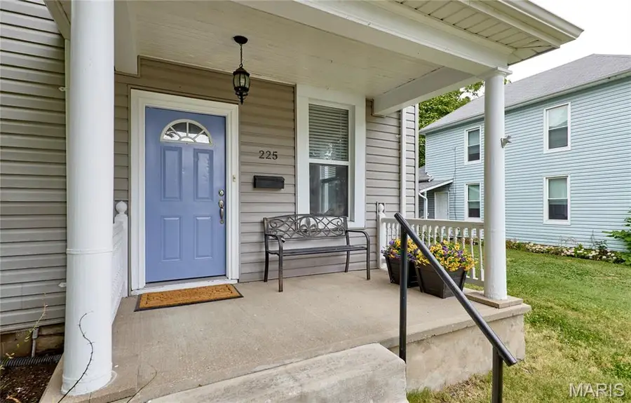 225 Houston Street, Saint Charles, MO 63301 - #2