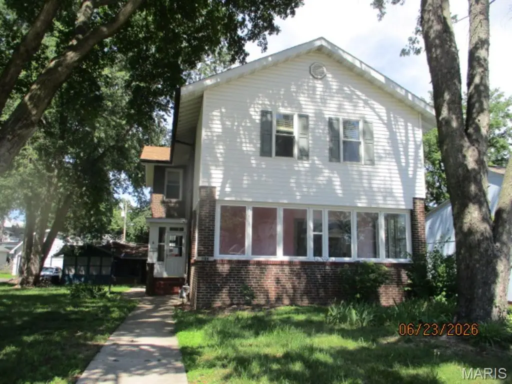 413 Wabash Avenue, Belleville, IL 62220 - #1