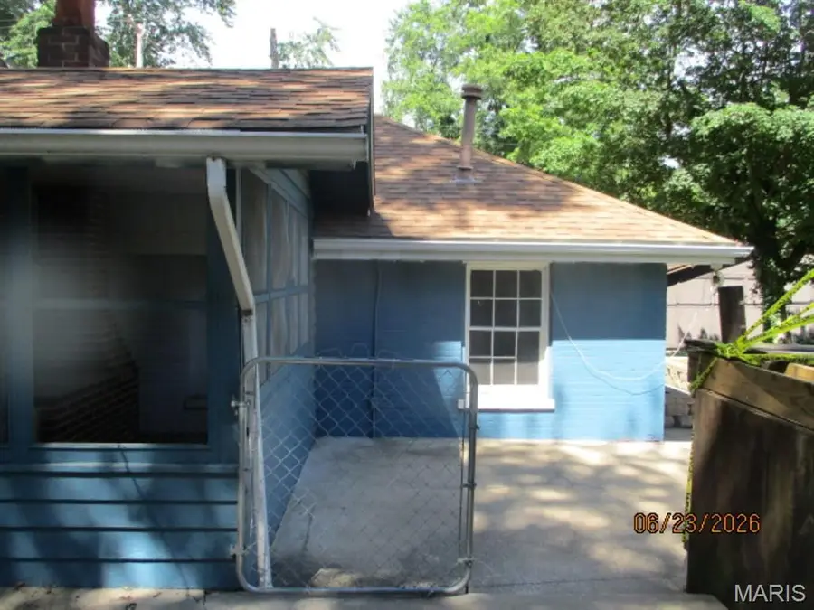413 Wabash Avenue, Belleville, IL 62220 - #3