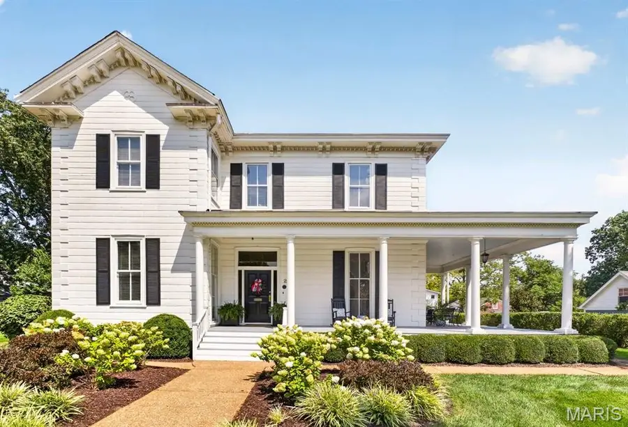 235 E Jefferson Avenue, Kirkwood, MO 63122 - #2