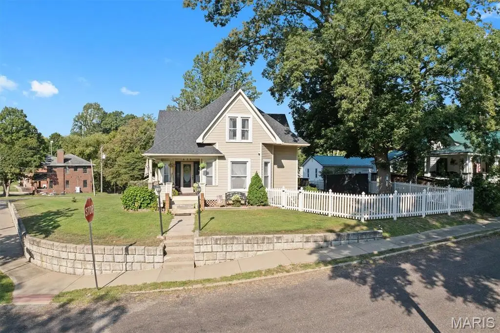 615 Grigg Street, Greenville, IL 62246 - #1