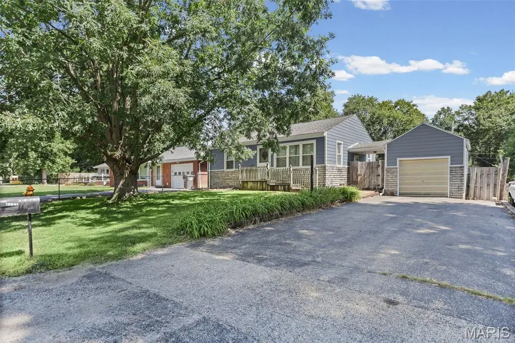 1137 Pine Drive, Belleville, IL 62220 - #1