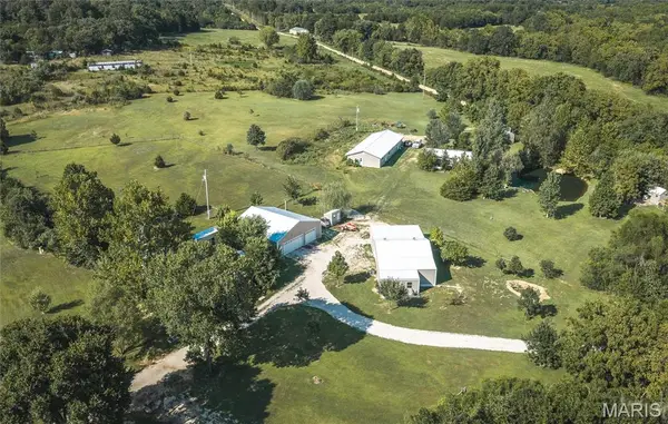 81 Meadowlark Road, Brumley, MO 65017