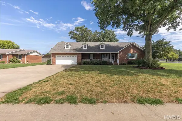 210 Holmes Drive, Sikeston, MO 63801